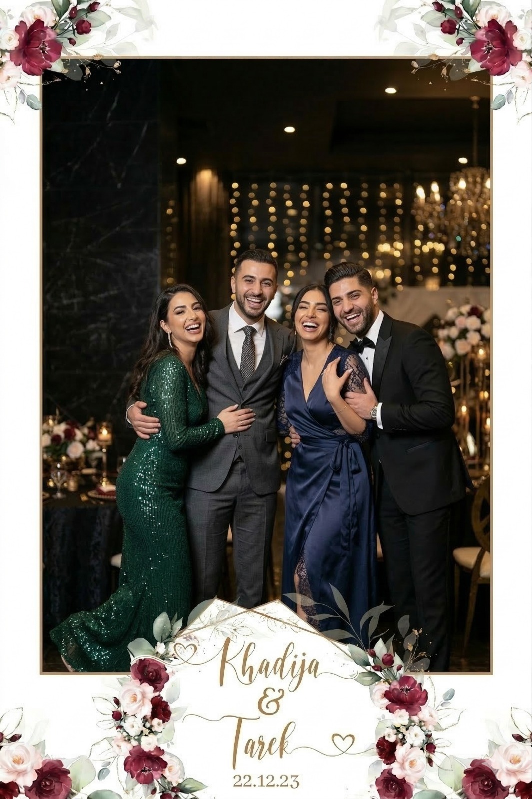 Groupe d'amis au photobooth miroir